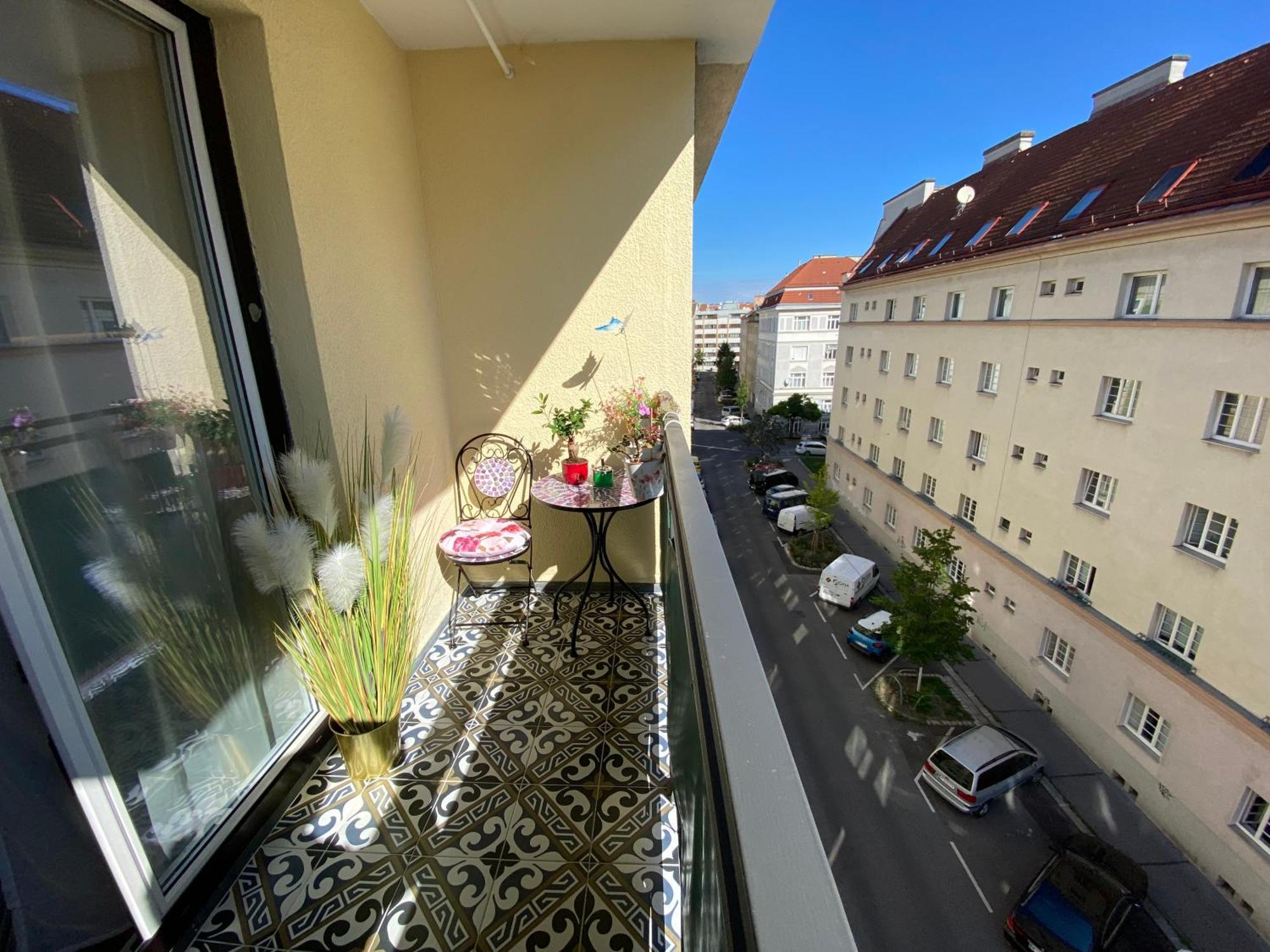 Apartment Royal Deluxe-free Garage,near Schoenbrunn Palace *